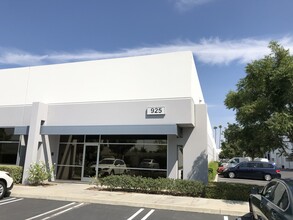 925 N Shepard St, Anaheim, CA for rent Building Photo- Image 1 of 4