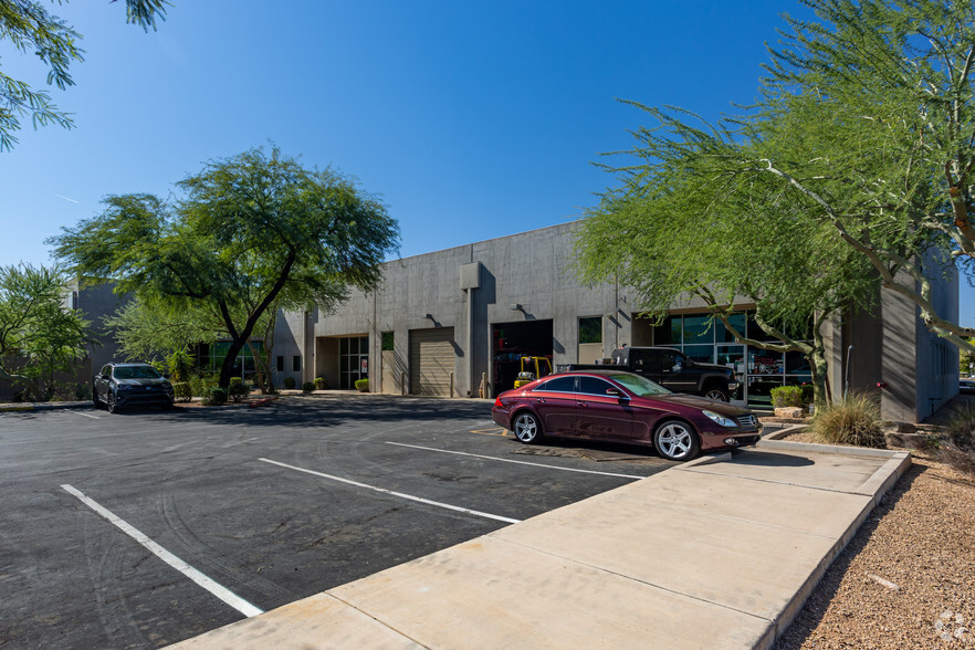 2001 W Lone Cactus Dr, Phoenix, AZ for sale - Primary Photo - Image 1 of 1