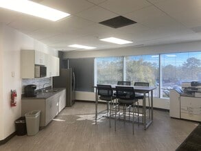 2301 Lucien Way, Maitland, FL to rent Building Photo- Image 2 of 4