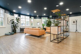 55A High St, London to rent Interior Photo- Image 2 of 5