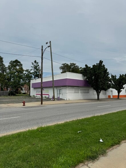 17575 Livernois Ave, Detroit, MI for sale - Building Photo - Image 2 of 9