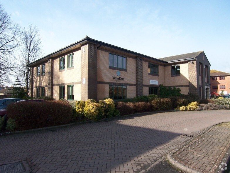 2 Bradford Rd, Trowbridge BA14 8HE