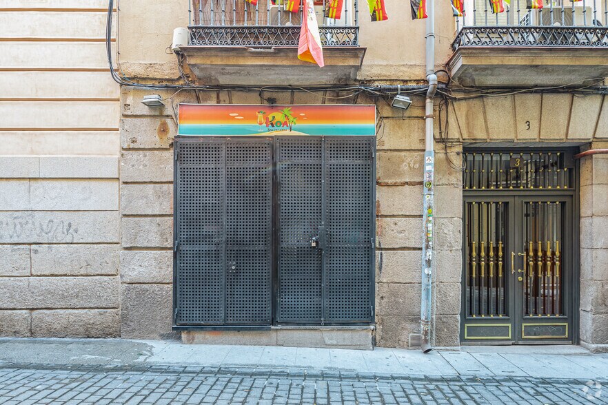 Retail in Madrid, Madrid to rent - Building Photo - Image 2 of 3