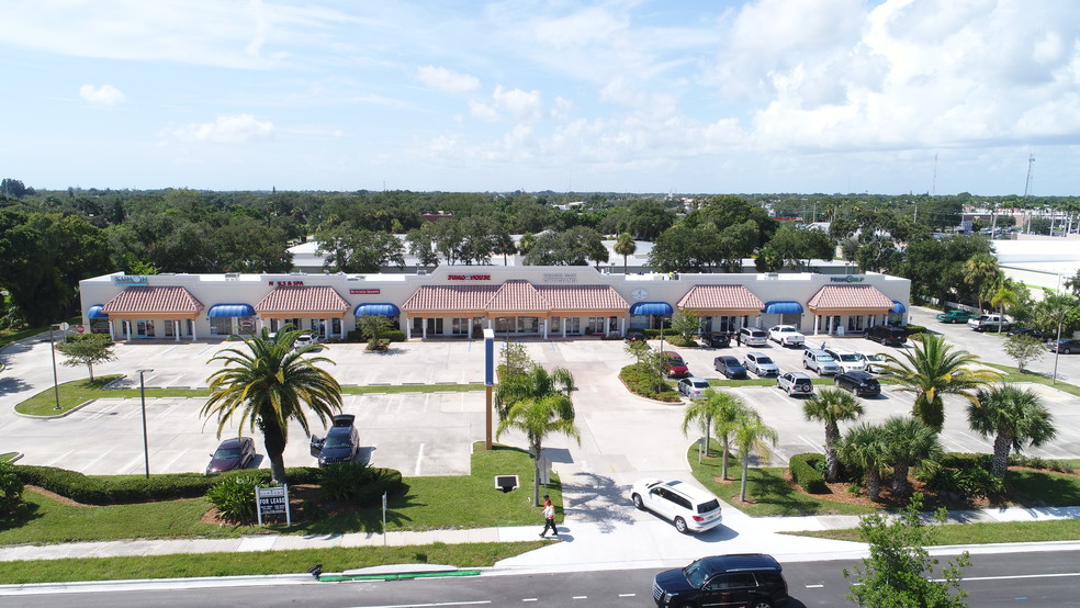 703-725 17th St, Vero Beach, FL for sale - Building Photo - Image 1 of 1