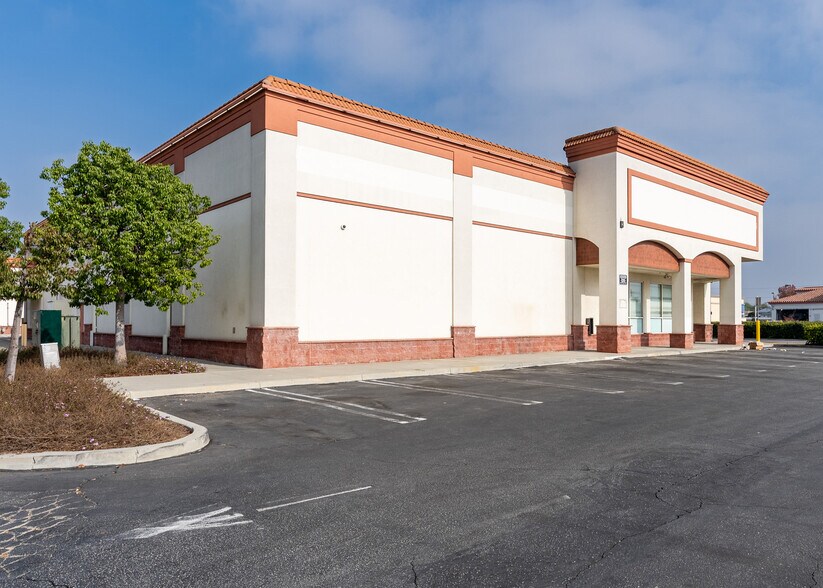 4909 Paramount Blvd, Lakewood, CA for sale - Building Photo - Image 2 of 3