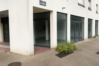 More details for 154 Avenue De Saint-Medard, Eysines - Retail to Rent