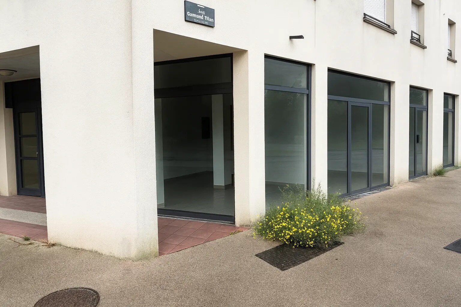 154 Avenue De Saint-Medard, Eysines to rent Building Photo- Image 1 of 7