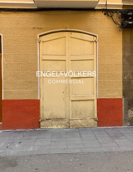 Retail in Barcelona, Barcelona to rent - Building Photo - Image 3 of 3