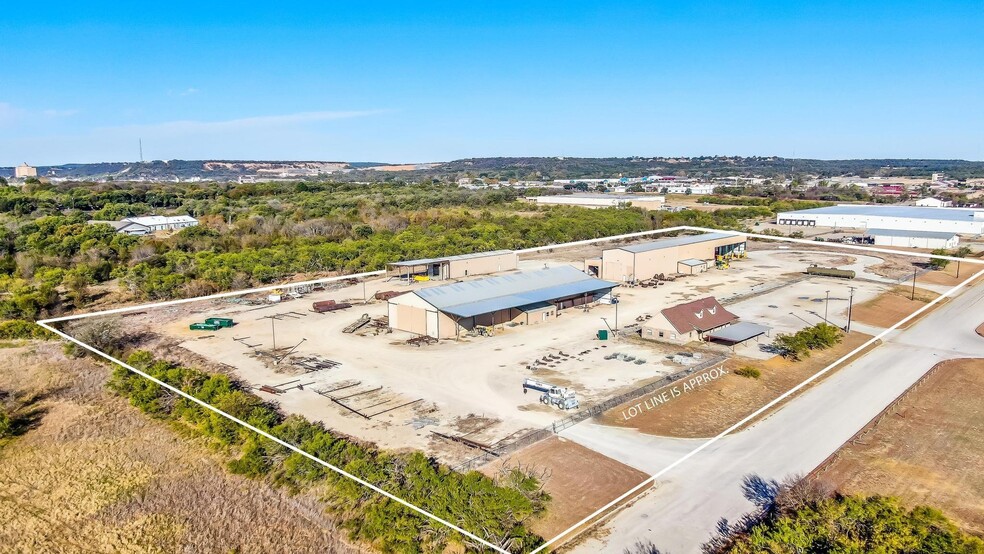 520 Tradeway Dr, Mineral Wells, TX for sale - Building Photo - Image 1 of 38