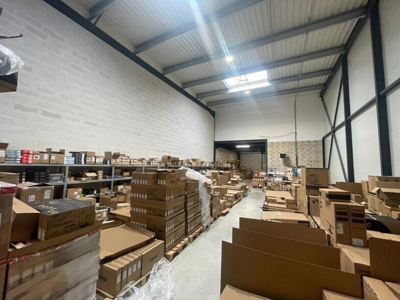 Light Industrial in Montmagny to rent - Interior Photo - Image 3 of 10