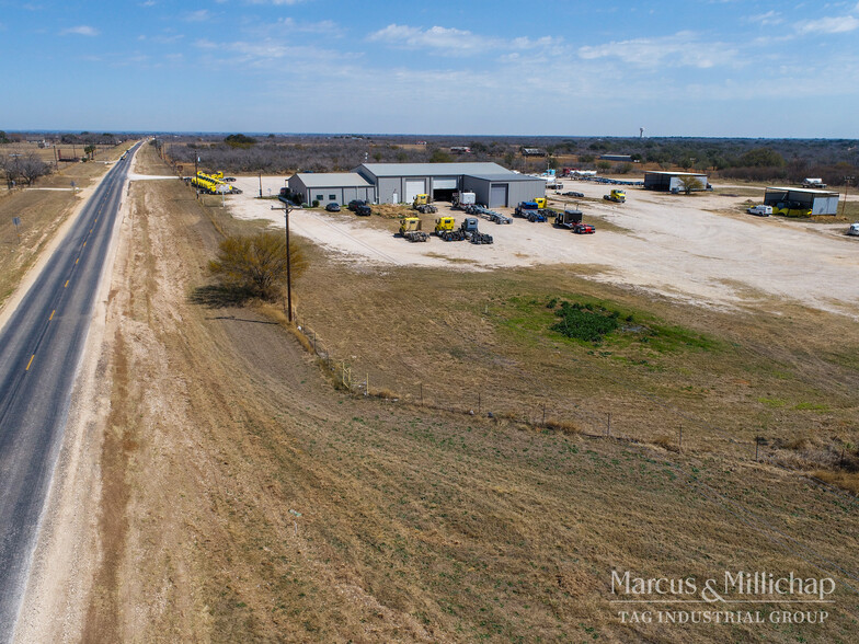 4558 County Road 307, Jourdanton, TX for sale - Building Photo - Image 1 of 1