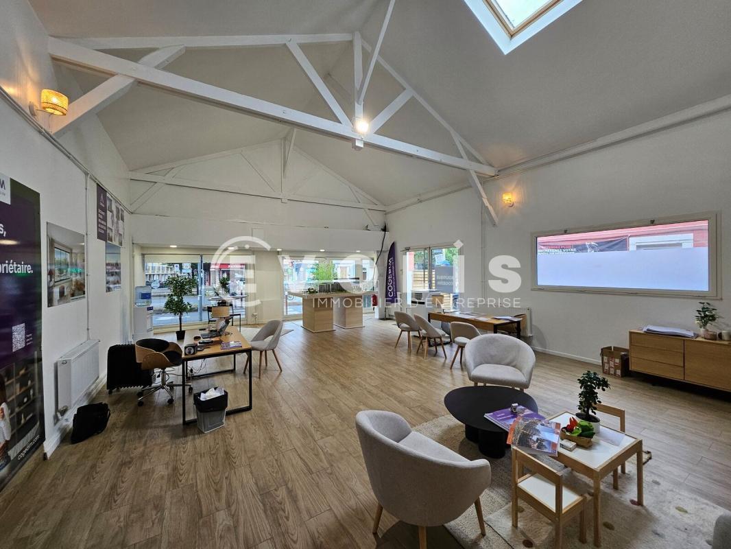 Office in Bagneux to rent Interior Photo- Image 1 of 12