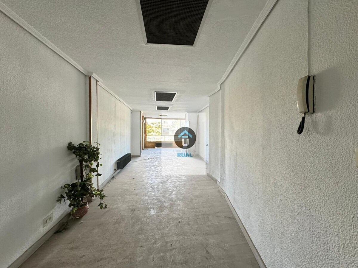 Talavera de la Reina, TOL 45600 - Unit 01 - - Interior Photo - Image 2 of 14