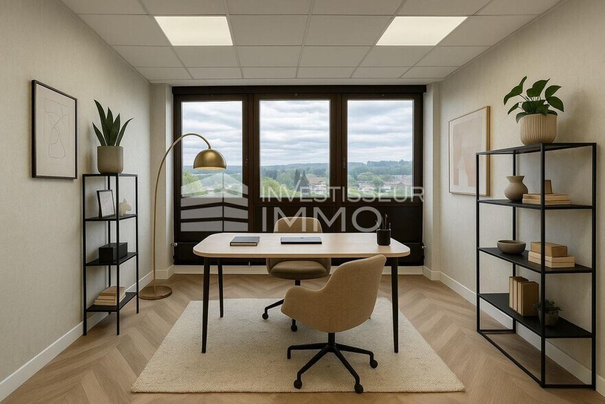 Office in Sucy En Brie to rent - Interior Photo - Image 1 of 3