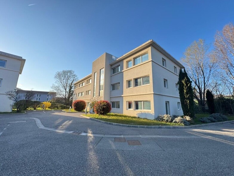 Office in Gémenos for sale - Building Photo - Image 3 of 4
