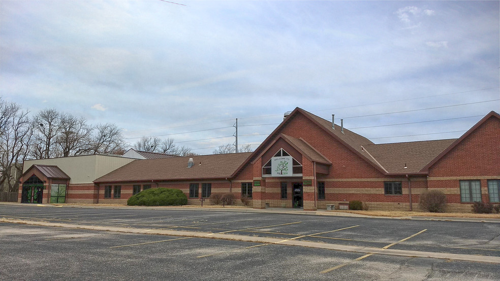 11215 W 13th St, Wichita, KS for sale - Primary Photo - Image 1 of 1