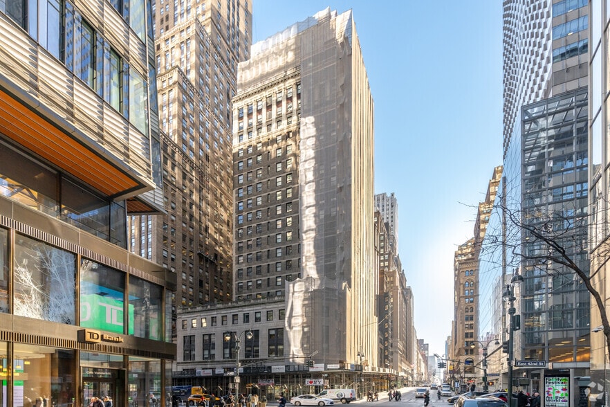 315 Madison Ave, New York, NY to rent - Building Photo - Image 2 of 5