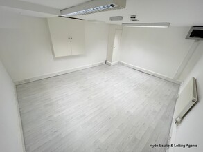 1 Chapel St, Manchester for rent Interior Photo- Image 2 of 10