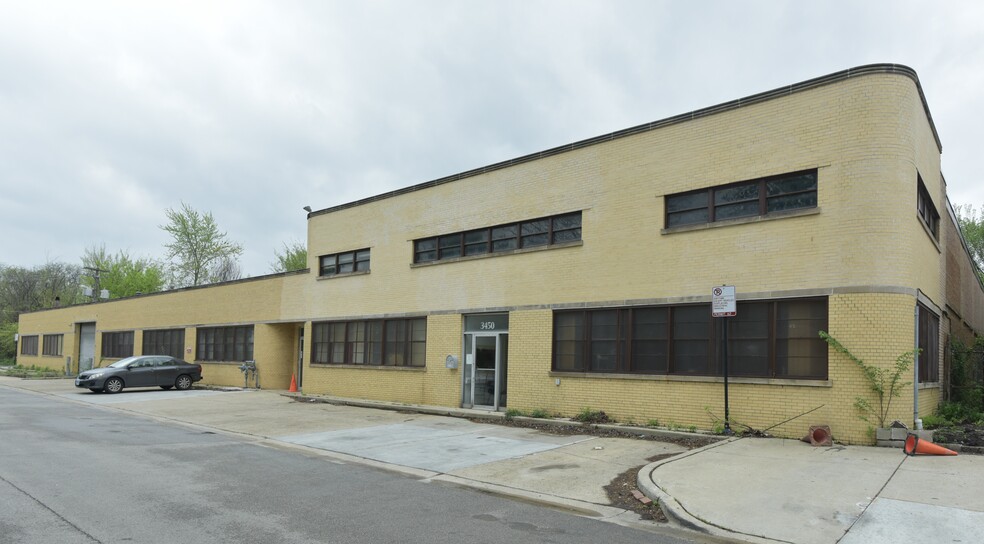 3450 N Kostner Ave, Chicago, IL for rent - Building Photo - Image 1 of 4