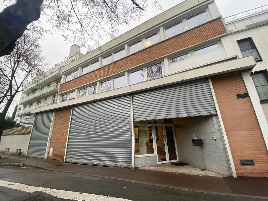 Office in Saint-Cloud for sale Building Photo- Image 1 of 8