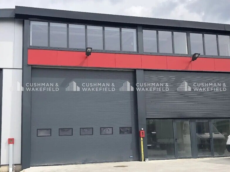 Light Industrial in Strasbourg to rent - Building Photo - Image 3 of 7