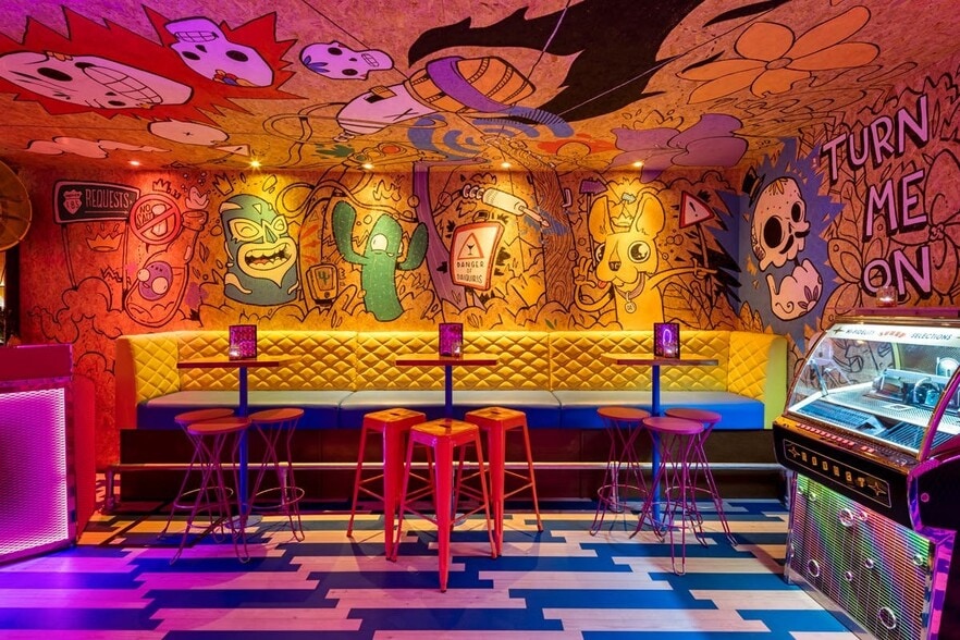 45 Essex Rd, London to rent - Building Photo - Image 3 of 7