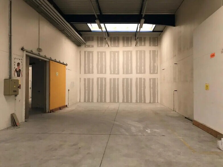 1 Rue Du Château De Bel Air, Carquefou to rent - Building Photo - Image 3 of 4