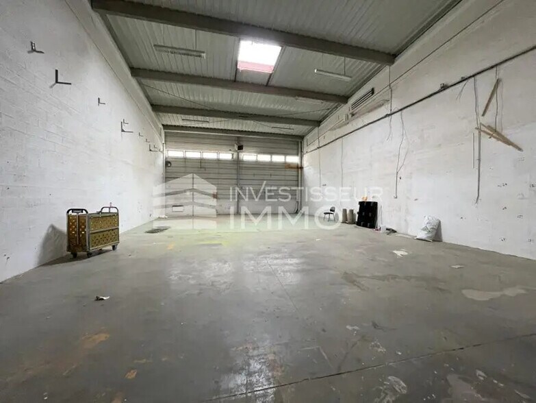 Light Industrial in Vitry-sur-Seine to rent - Building Photo - Image 1 of 10