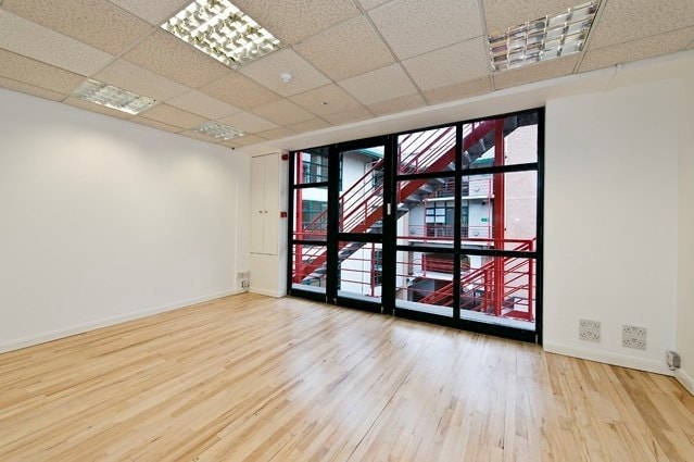535 Kings Rd, London to rent - Interior Photo - Image 2 of 4
