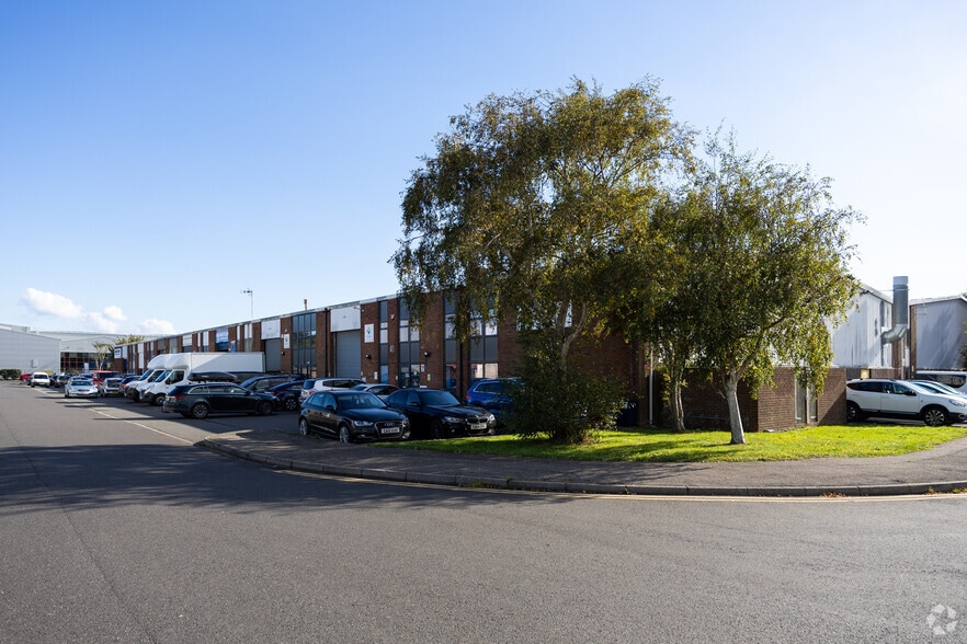 11C Edison Rd, Eastbourne to rent - Building Photo - Image 3 of 21