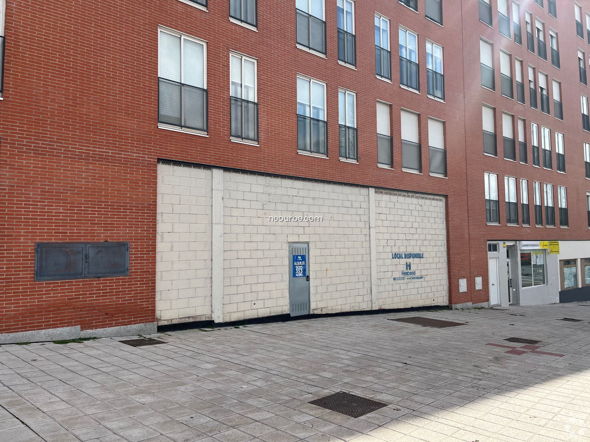 Retail in Ávila, Ávila to rent Interior Photo- Image 1 of 2