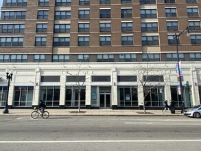 4400 N Broadway St, Chicago, IL for rent Building Photo- Image 1 of 10