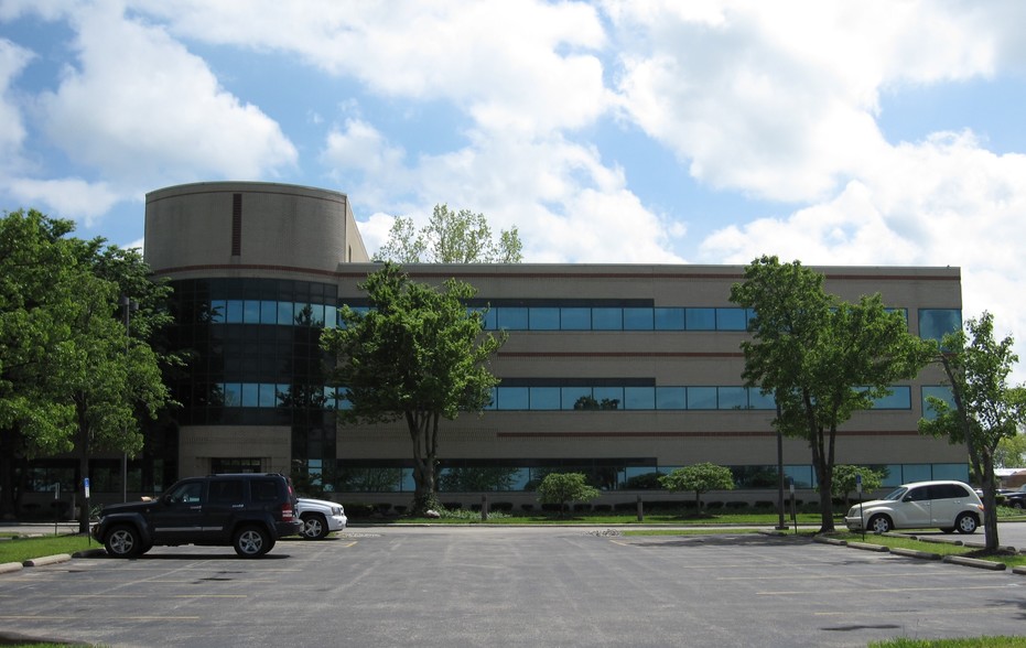 303 Corporate Center Dr, Vandalia, OH for rent - Primary Photo - Image 2 of 13