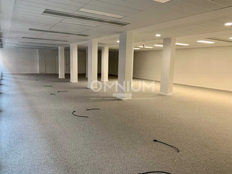 Office in Lyon to rent - Interior Photo - Image 2 of 6