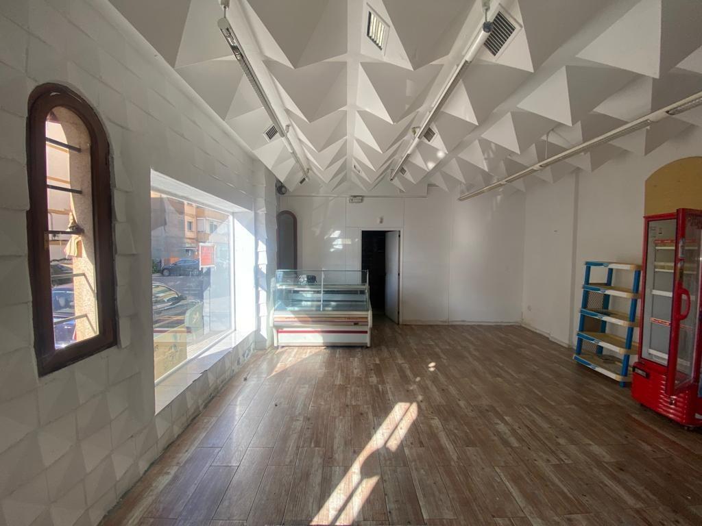 Retail in Cáceres to rent Interior Photo- Image 1 of 8