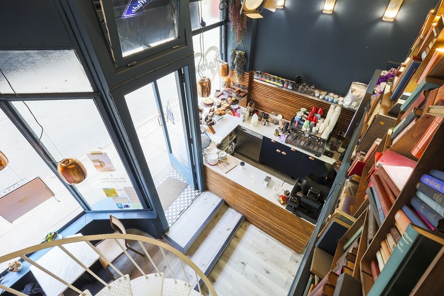 21 Highbury Park, London for sale - Interior Photo - Image 3 of 4