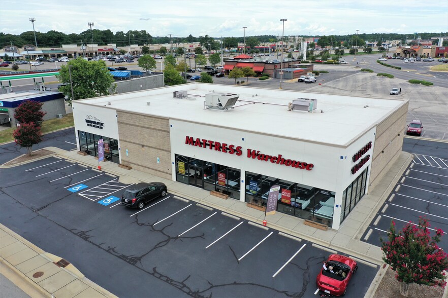 575 Cross Creek Mall, Fayetteville, NC for sale - Building Photo - Image 1 of 1