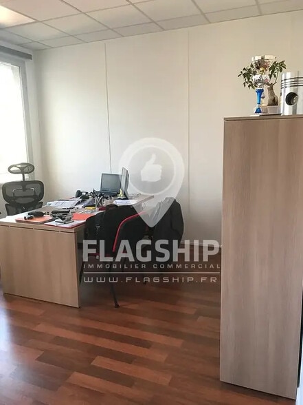 Office in Saint-Ouen-sur-Seine to rent - Interior Photo - Image 3 of 8