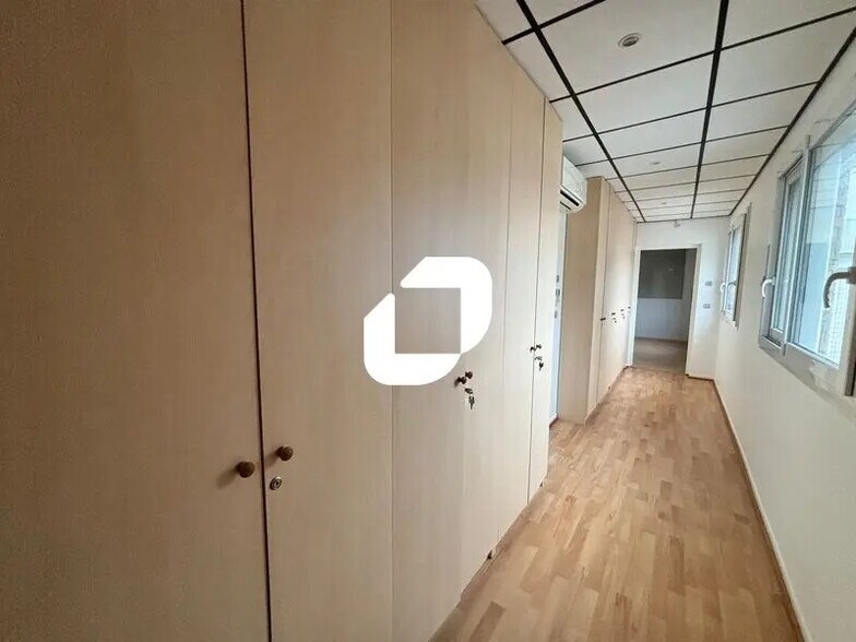 Office in Lisses to rent - Interior Photo - Image 2 of 11