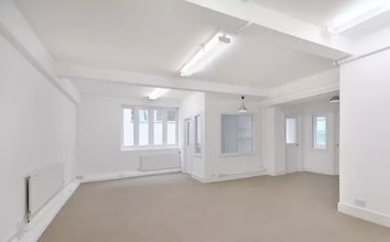Kensal Rd, London to rent Interior Photo- Image 1 of 7