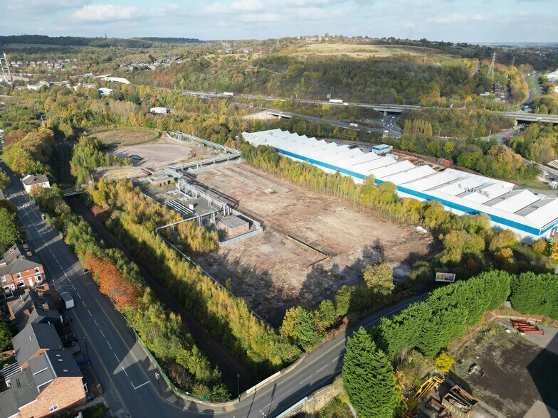 Barrow Rd, Sheffield to rent - Aerial - Image 3 of 6