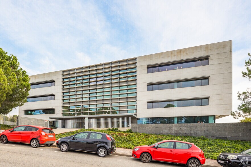 Plaça Xavier Cugat, 2, Sant Cugat del Vallès, Barcelona to rent - Building Photo - Image 2 of 6