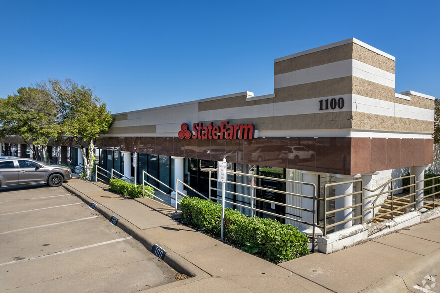 1100 Bridgewood Dr, Fort Worth, TX for rent - Building Photo - Image 2 of 10