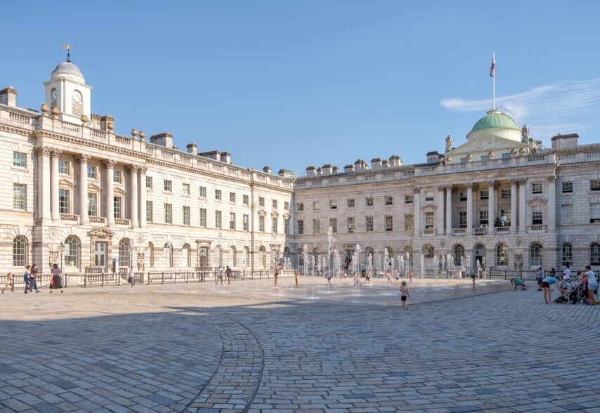 Strand, London to rent - Building Photo - Image 2 of 15