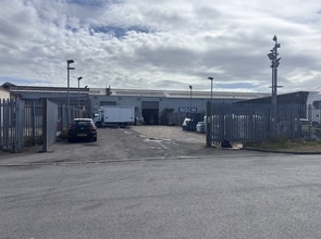 Dencora Way, Luton to rent Building Photo- Image 1 of 2