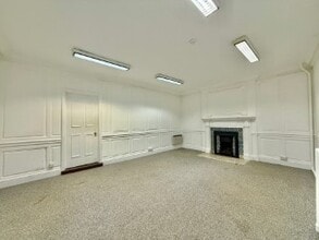 Squires Hill, Kettering to rent Interior Photo- Image 2 of 2