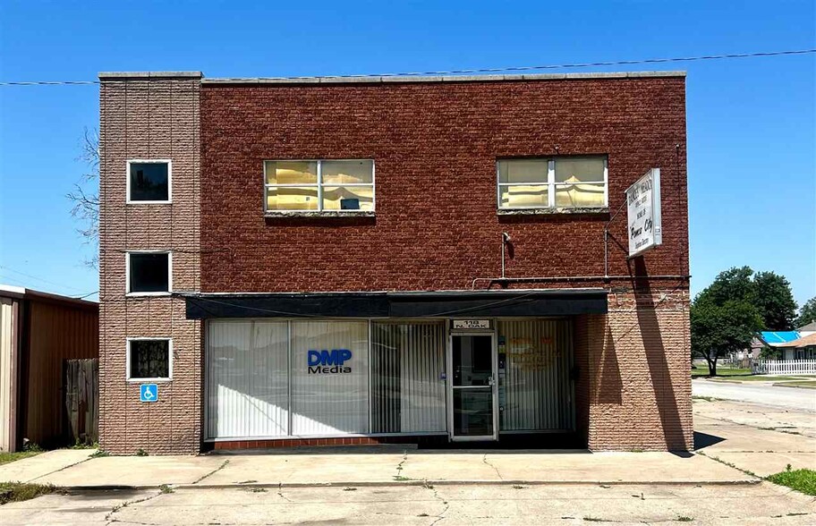 118 N Oak St, Ponca City, OK for sale - Building Photo - Image 1 of 1