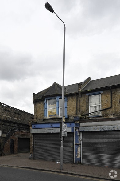 370 Grove Green Rd, London for sale - Primary Photo - Image 1 of 1