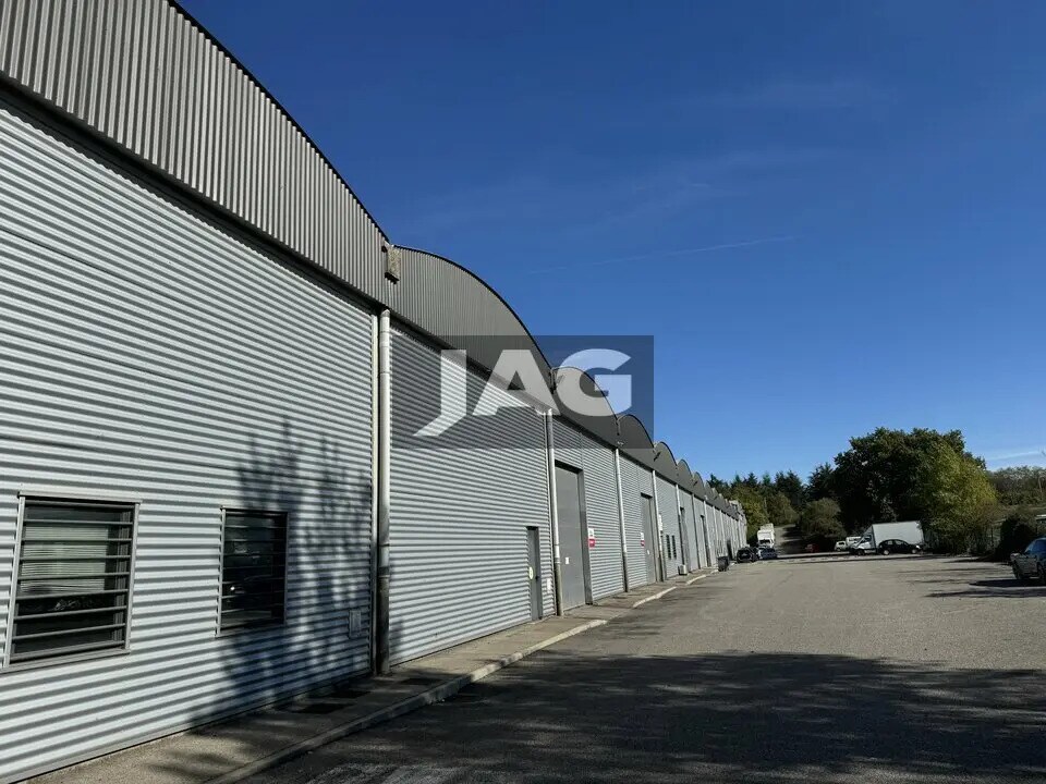 Light Industrial in Saint-Priest to rent Building Photo- Image 1 of 7