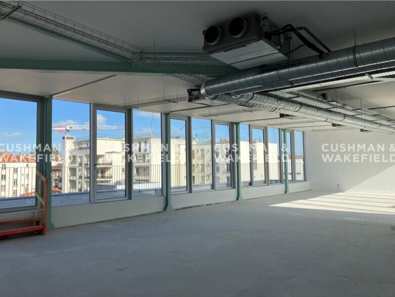 Office in Malakoff to rent - Building Photo - Image 2 of 19